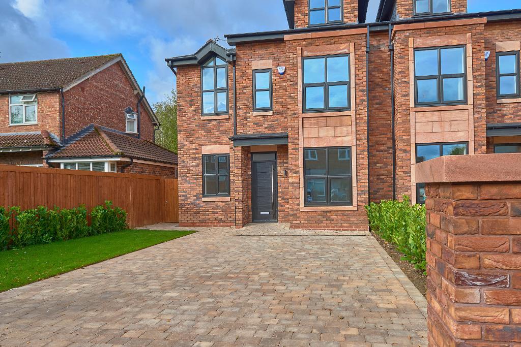 5 Bedroom SemiDetached For Sale in Heyes Lane, Timperley, Cheshire
