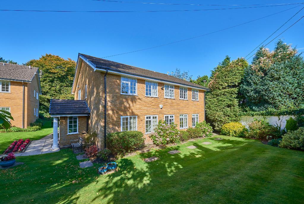 3 Bedroom Flat For Sale in Grey Road, Altrincham, WA14 4AT Jackson Maunders Estate Agents in