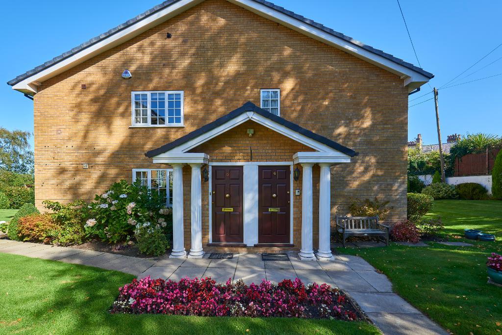 3 Bedroom Flat For Sale in Grey Road, Altrincham, WA14 4AT Jackson Maunders Estate Agents in