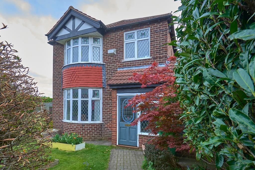 3 Bedroom Detached For Sale in Egerton Road, Hale, Altrincham, WA15 8EE Jackson Maunders