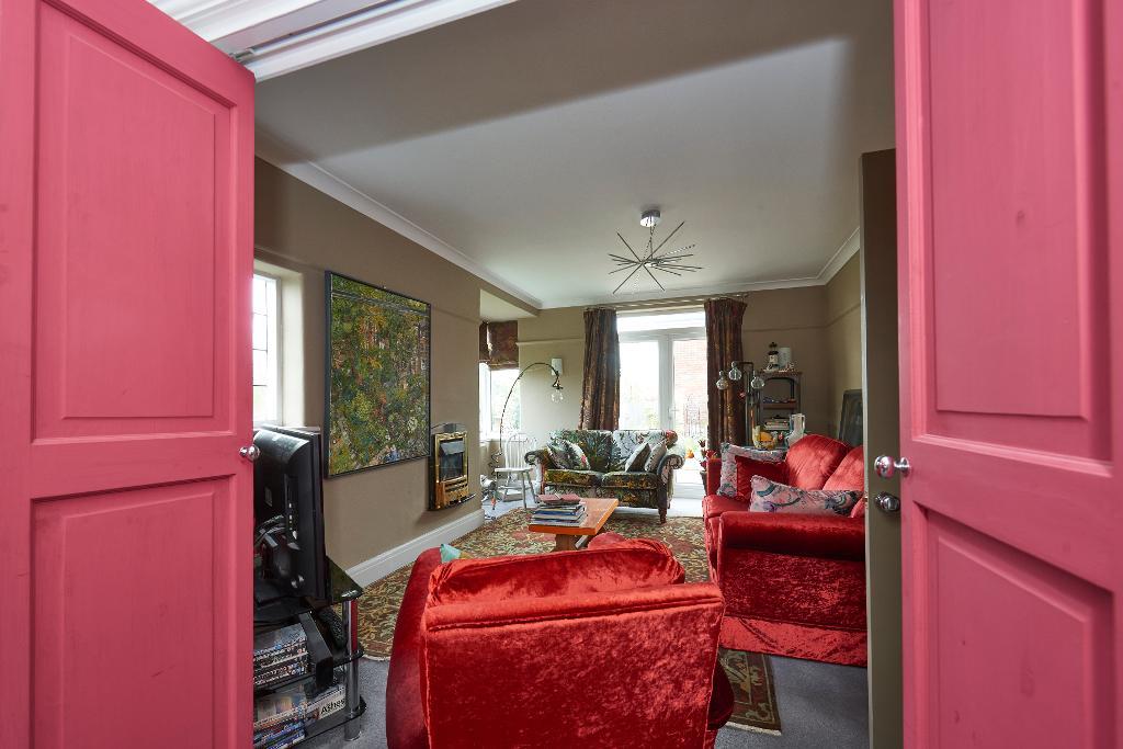 3 Bedroom Detached For Sale in Egerton Road, Hale, Altrincham, WA15 8EE Jackson Maunders