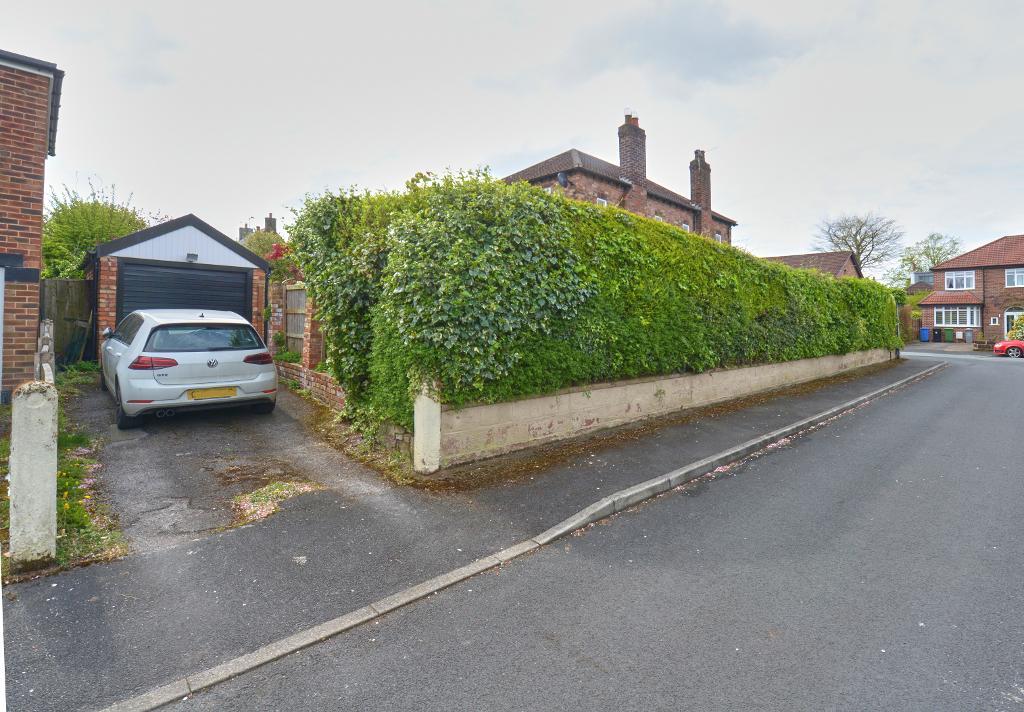 3 Bedroom Detached For Sale in Egerton Road, Hale, Altrincham, WA15 8EE Jackson Maunders