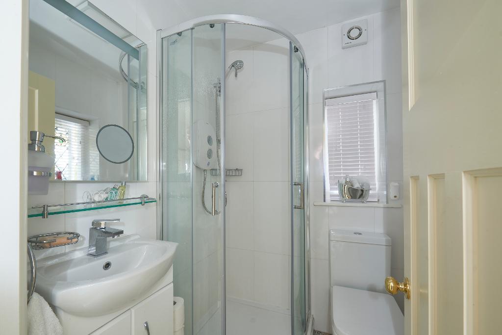 4 Bedroom Detached For Sale in Seddon Road, Hale, WA14 2UH Jackson