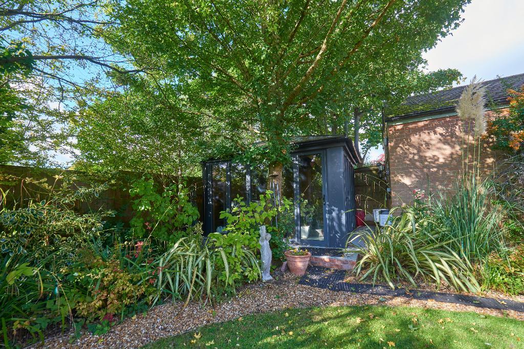 4 Bedroom Detached For Sale in Seddon Road, Hale, WA14 2UH Jackson