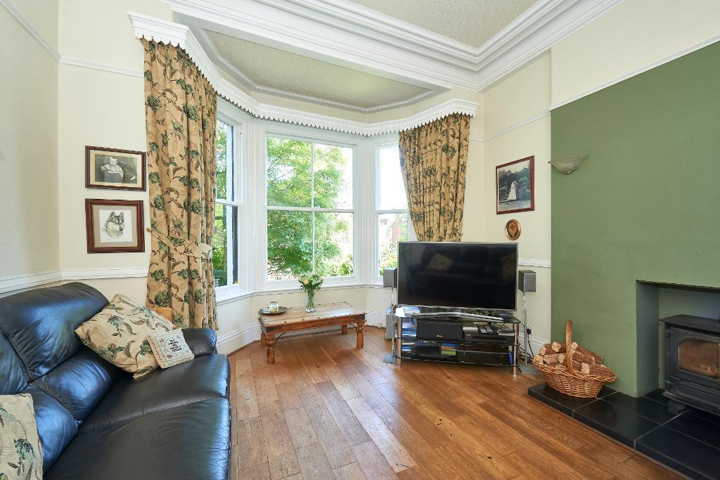 4 Bedroom Detached For Sale in Woodlands Parkway, Timperley, WA15 6ST