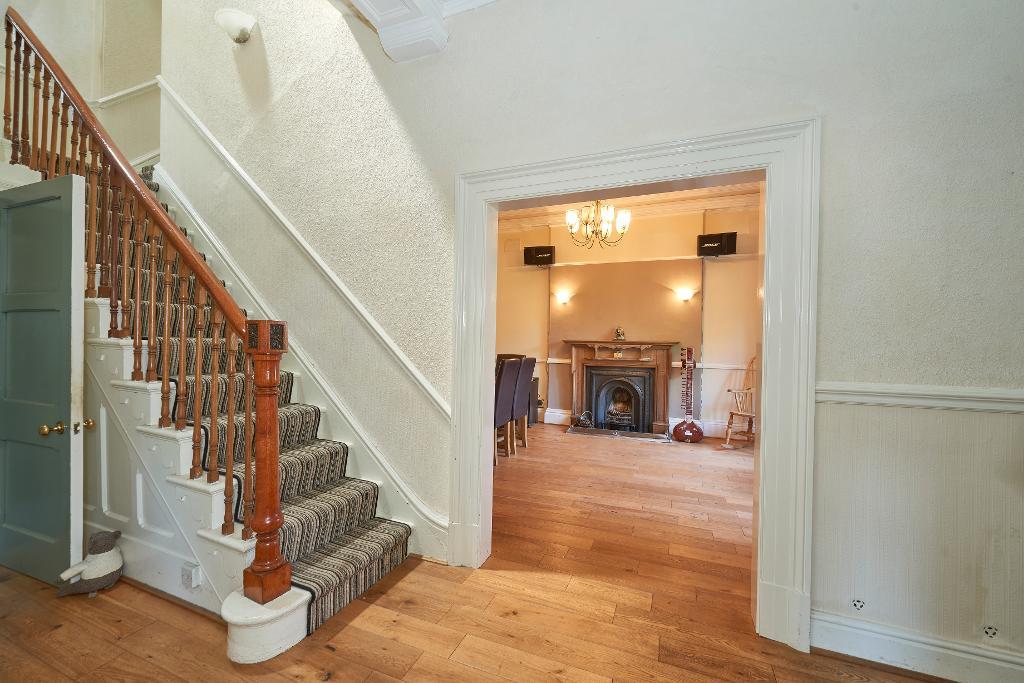 4 Bedroom Detached For Sale in Woodlands Parkway, Timperley, WA15 6ST