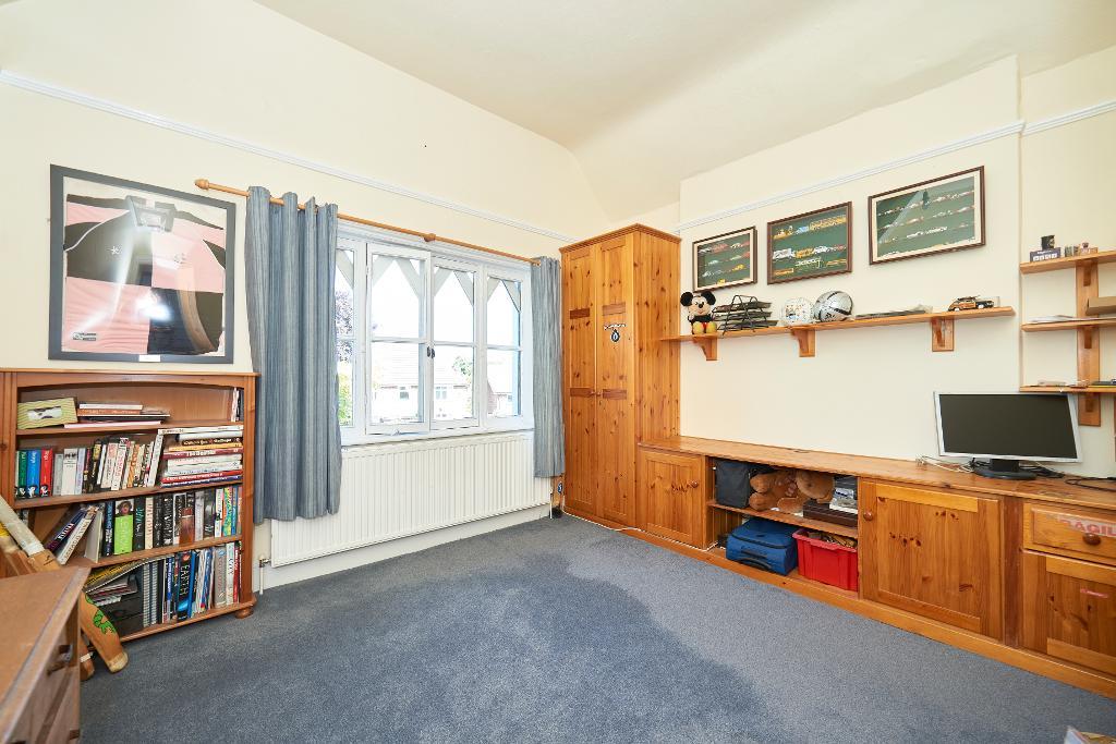 4 Bedroom Detached For Sale in Woodlands Parkway, Timperley, WA15 6ST