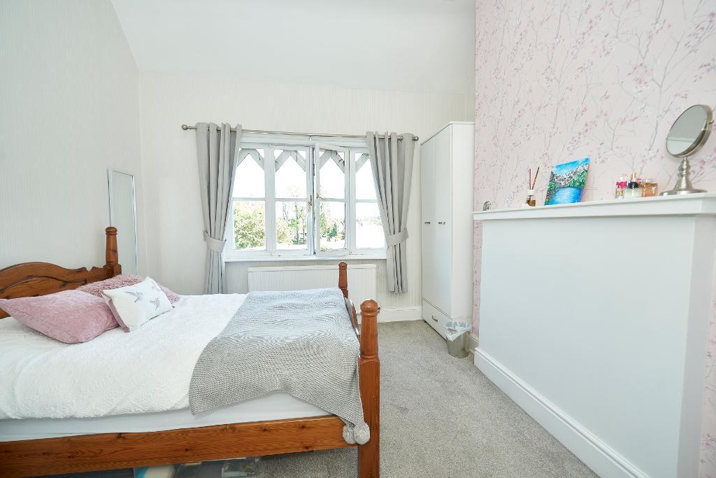 4 Bedroom Detached For Sale in Woodlands Parkway, Timperley, WA15 6ST