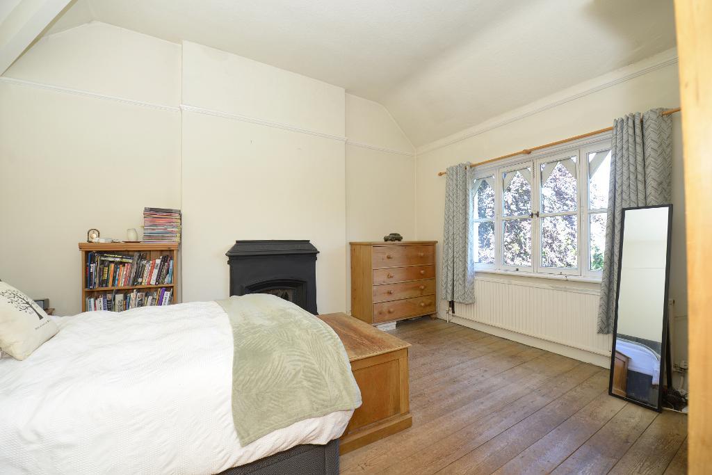 4 Bedroom Detached For Sale in Woodlands Parkway, Timperley, WA15 6ST