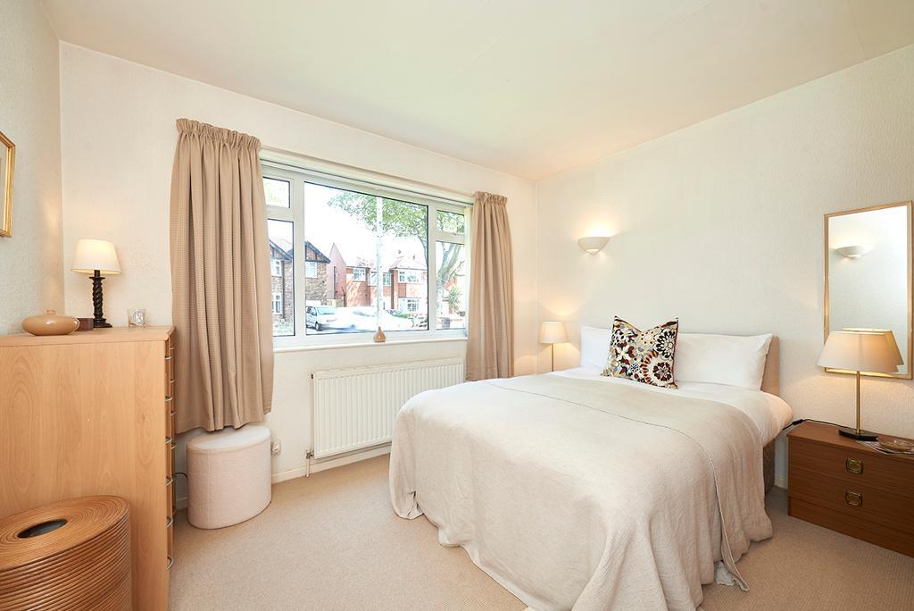 3 Bedroom Detached For Sale in Winchester Road, Urmston, Manchester