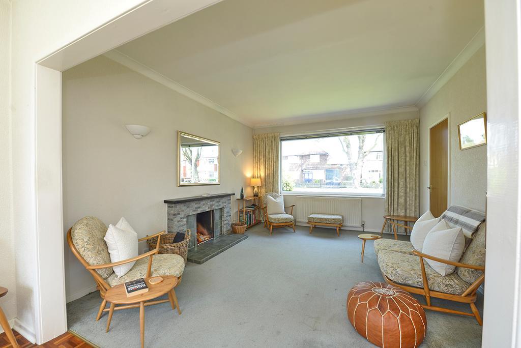 3 Bedroom Detached For Sale in Winchester Road, Urmston, Manchester