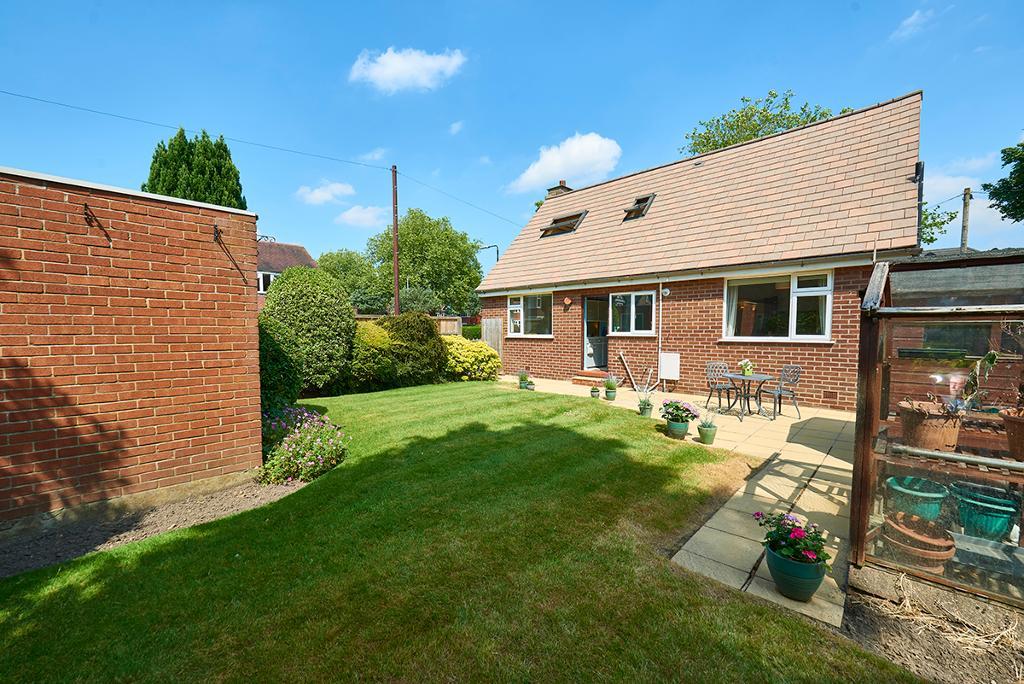 3 Bedroom Detached For Sale in Winchester Road, Urmston, Manchester