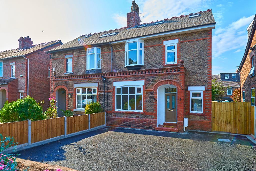 Manchester Road, Altrincham, WA14 4RH